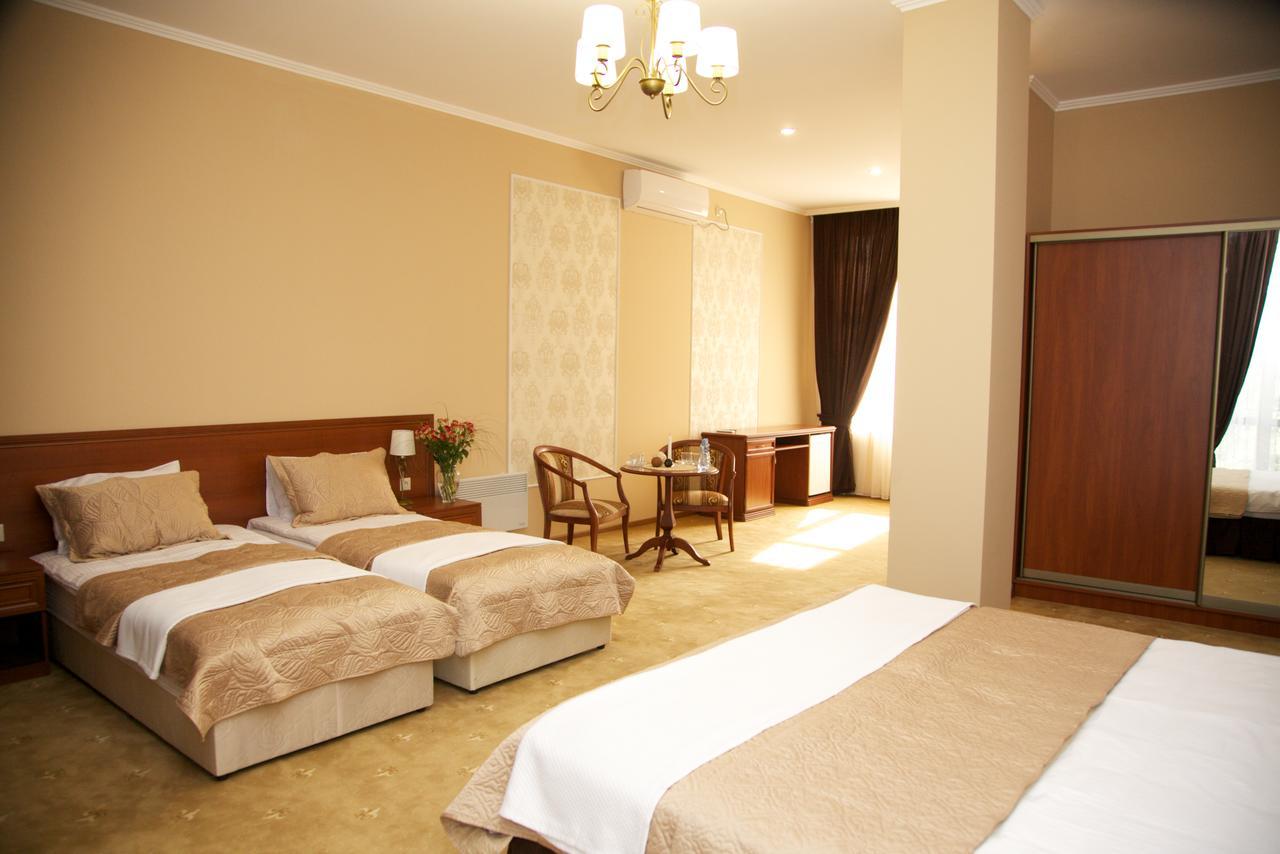 Dioskuria Hotel 3*